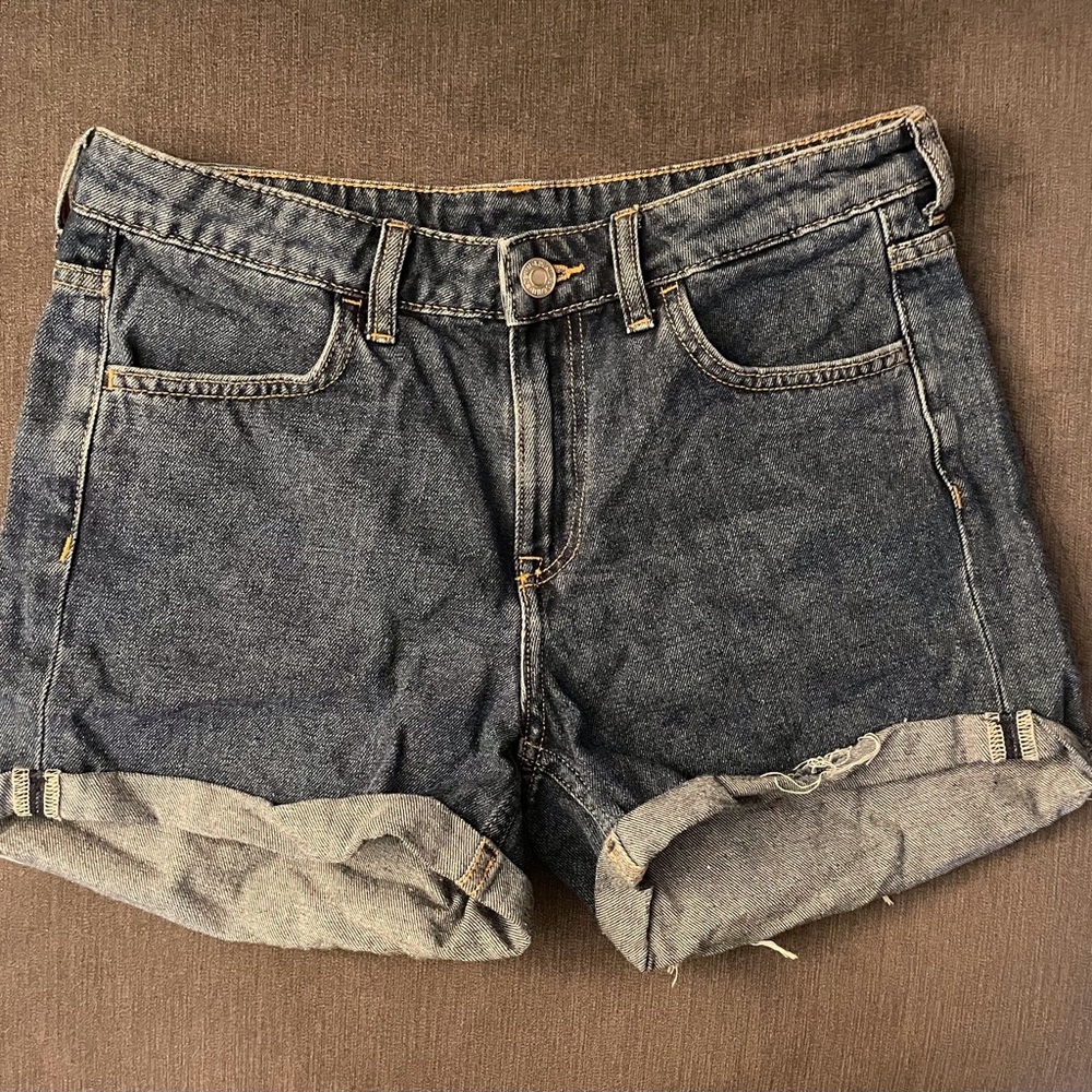 Bundle Shorts - Picture 2 of 7